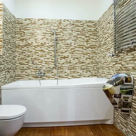 Royal Near River - Nek4th Apartament